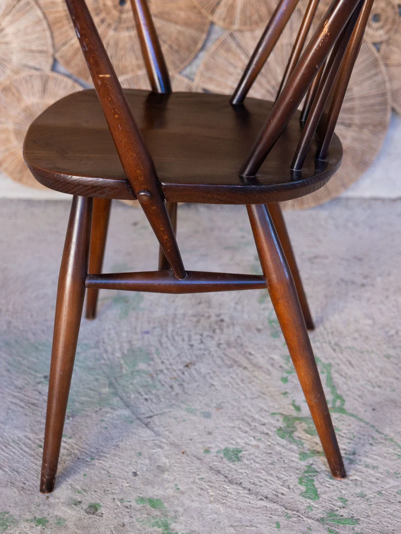 Claude, le lot de 6 chaises et fauteuils Ercol N°1572