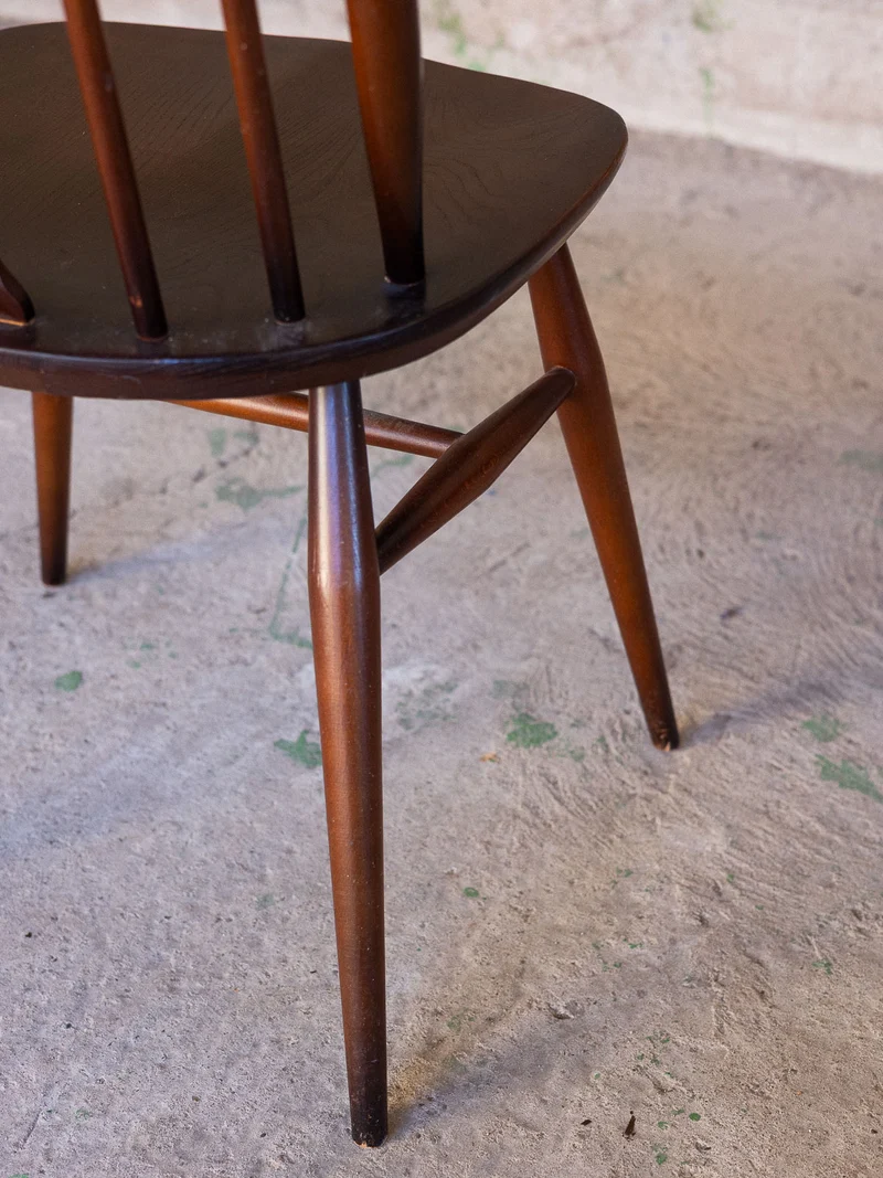 Claude, le lot de 6 chaises et fauteuils Ercol N°1572