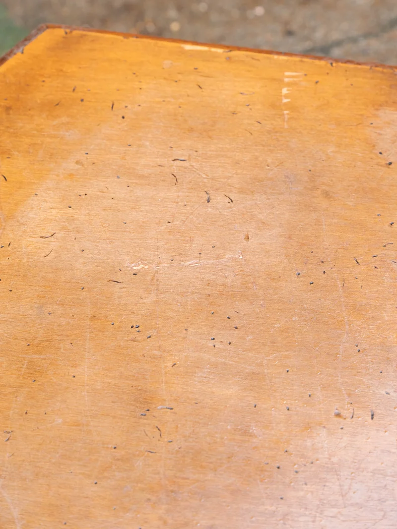 Francine, la table d'appoint hexagonale en bois N°1498