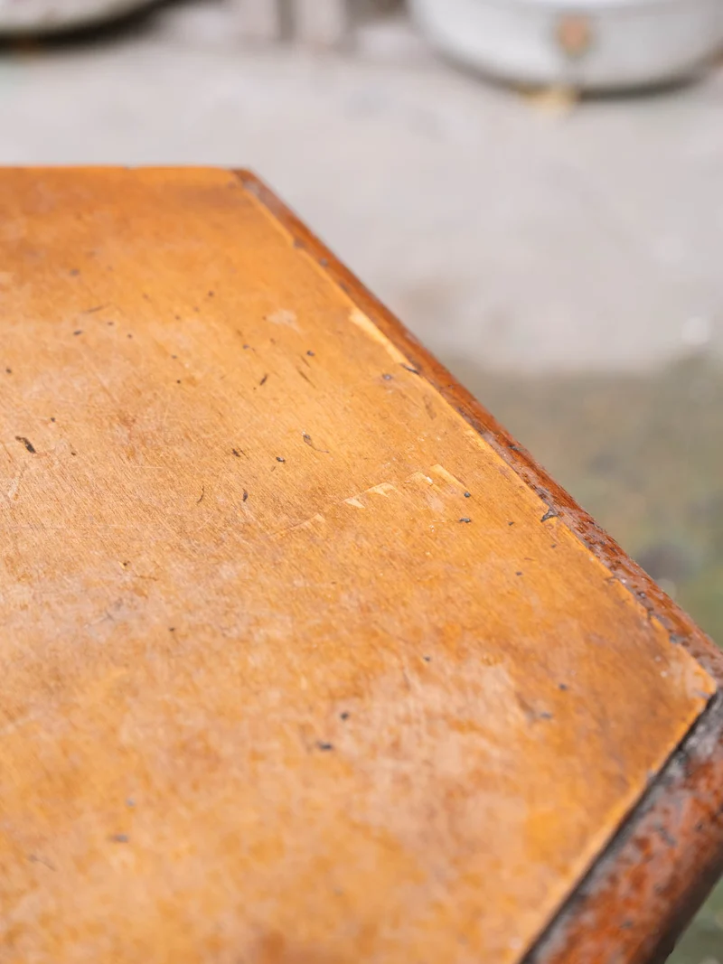Francine, la table d'appoint hexagonale en bois N°1498