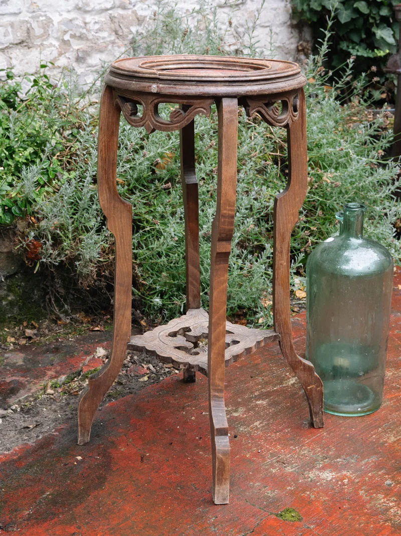 Alfred, le guéridon travaillé en bois et marbre N°1431