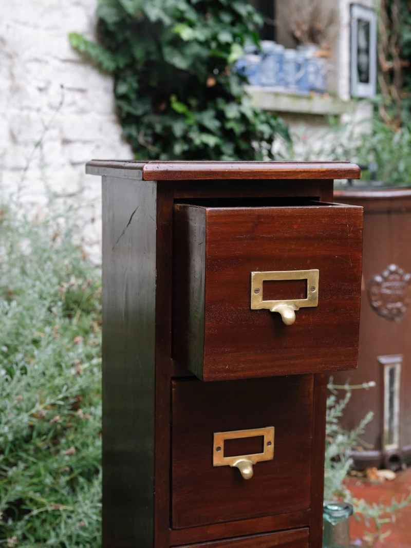 Valery, le petit semainier en bois et laiton N°133