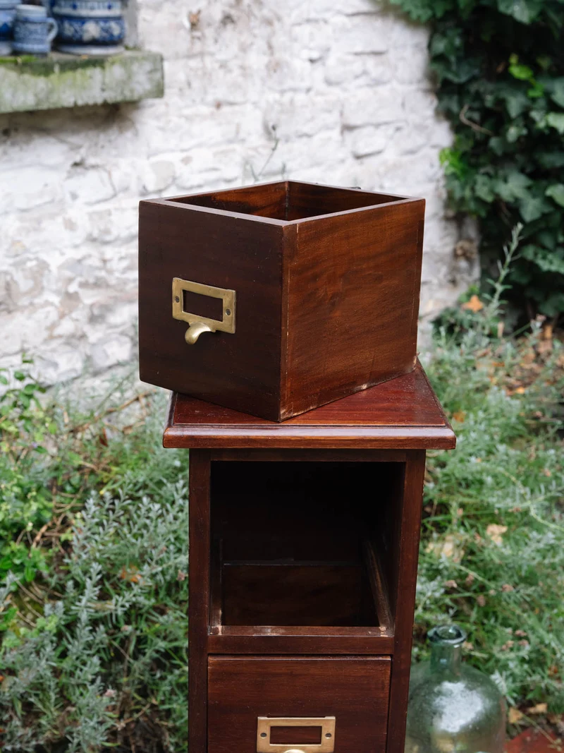 Valery, le petit semainier en bois et laiton N°133