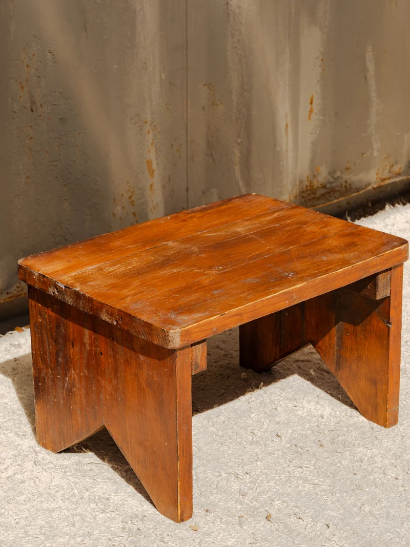 Regis, le tabouret en bois N°1512