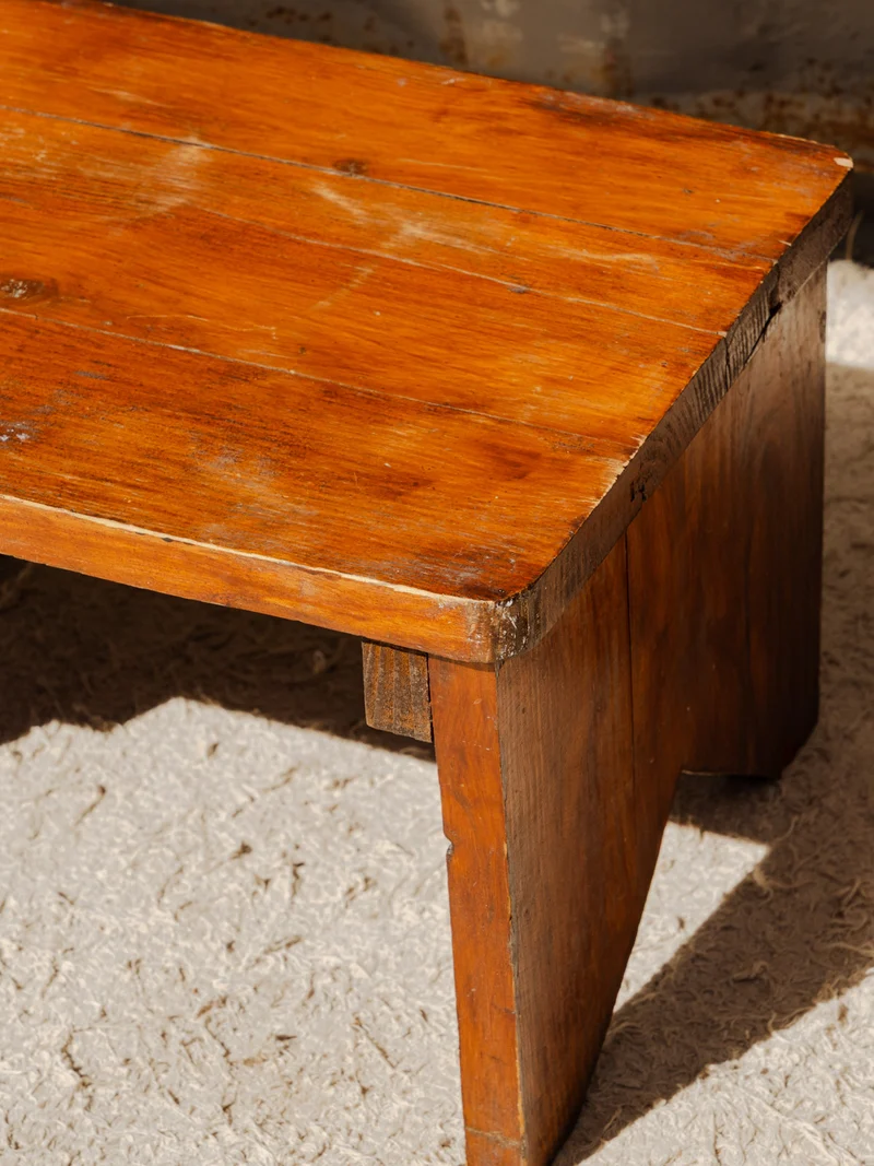 Regis, le tabouret en bois N°1512