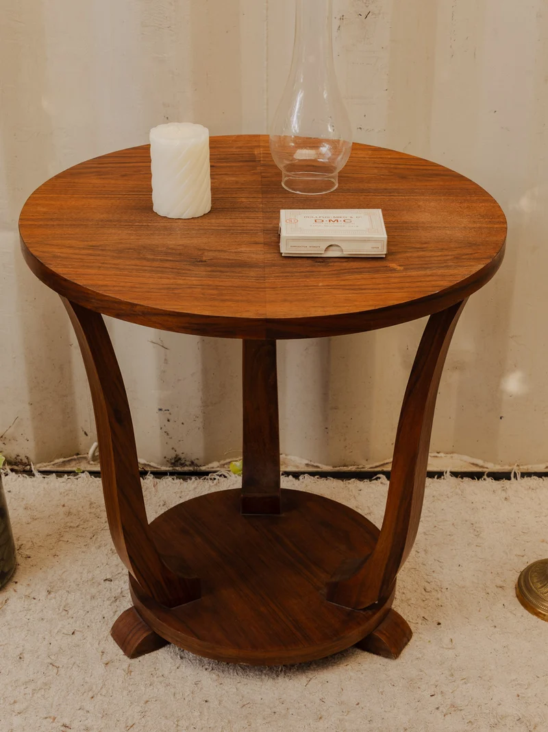 Francine, la table d'appoint en bois N°1506