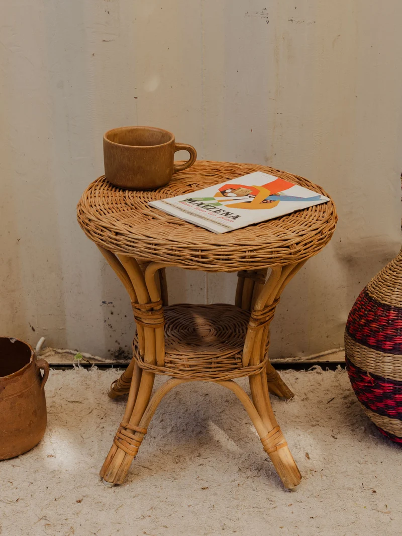 Francine, la petite table en rotin N°1503