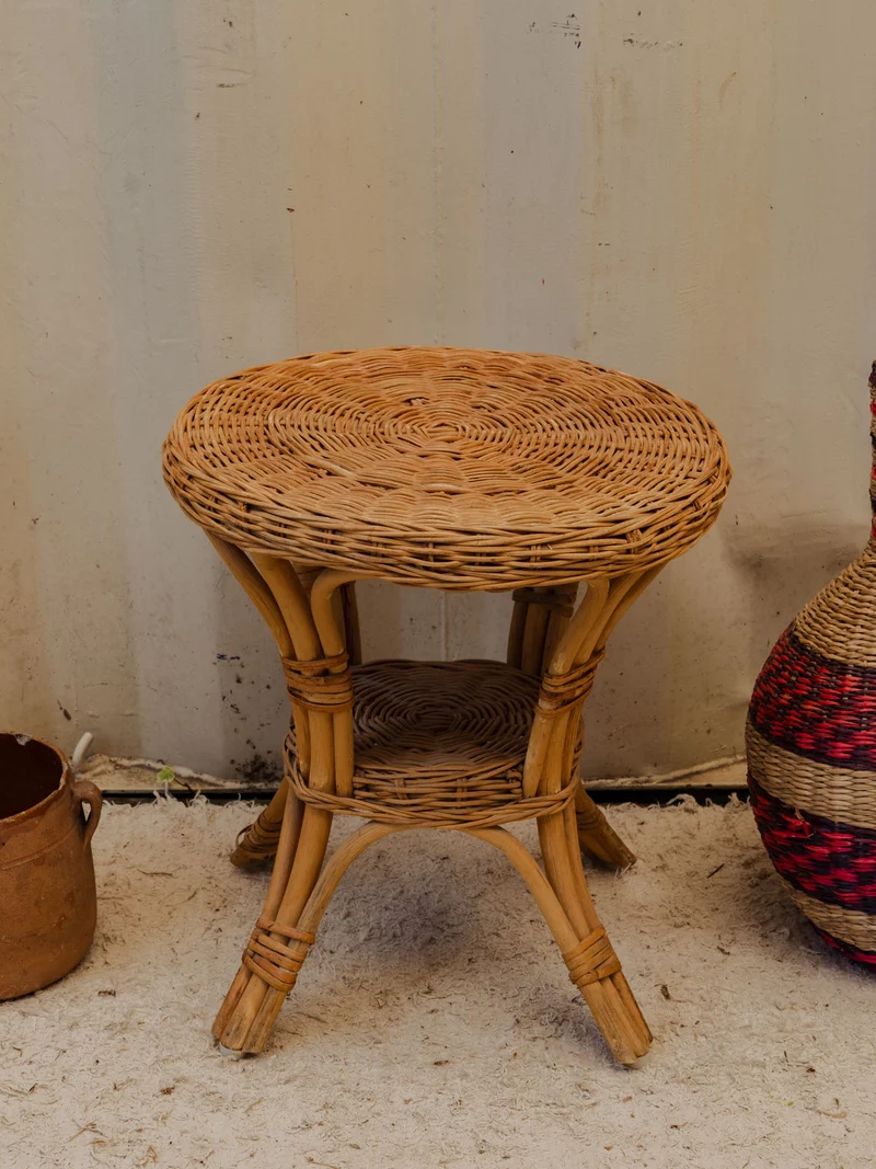 Francine, la petite table en rotin N°1503