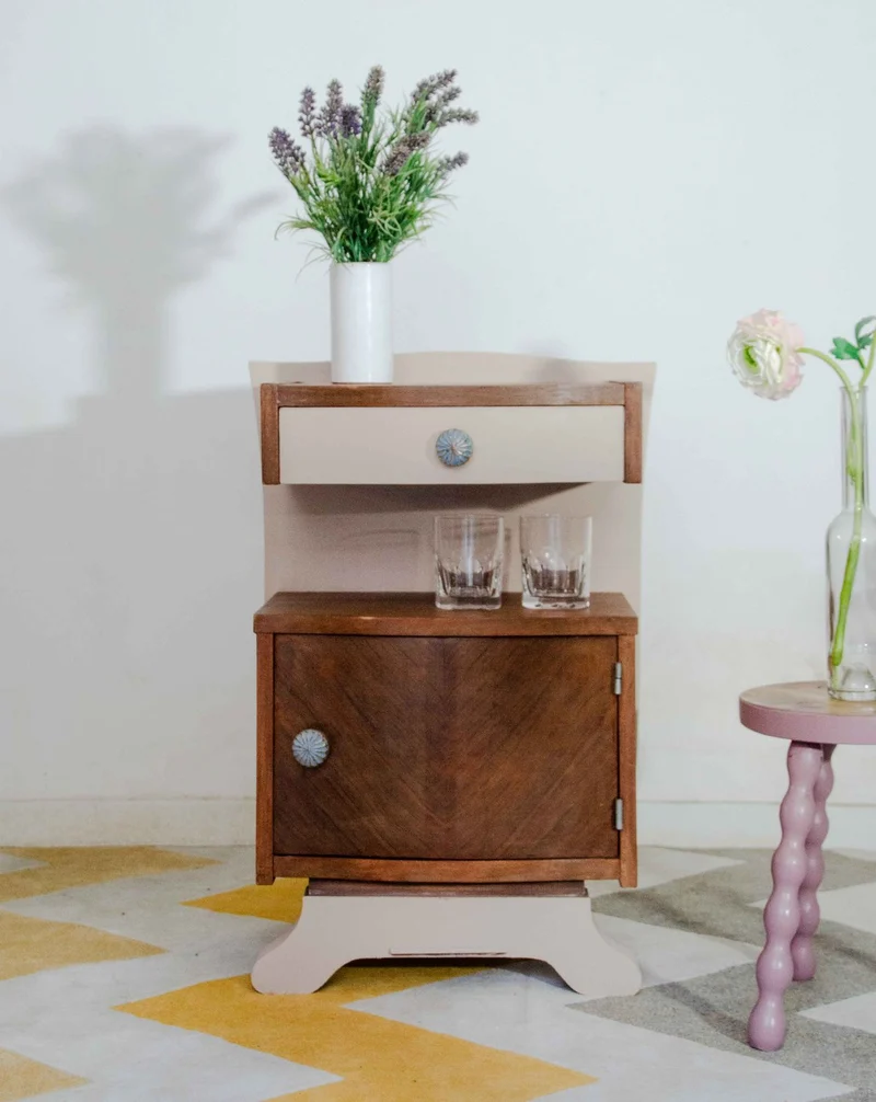 Odile, la table de chevet en bois N°1536