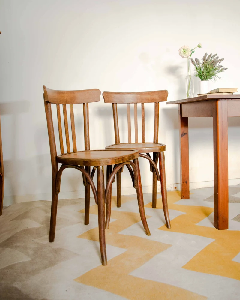 Claude, la paire de chaises bistrot en chêne N°1567