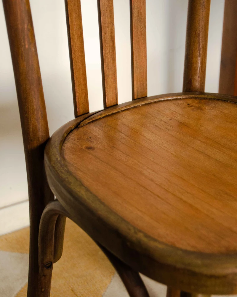 Claude, la paire de chaises bistrot en chêne N°1567
