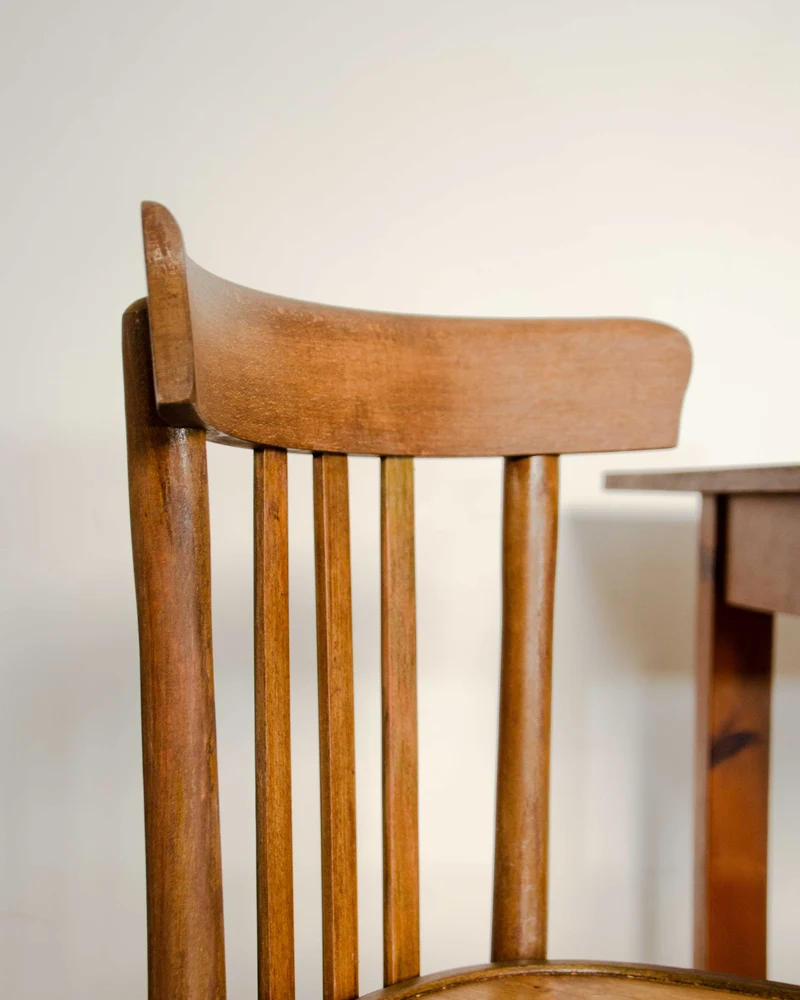 Claude, la paire de chaises bistrot en chêne N°1567