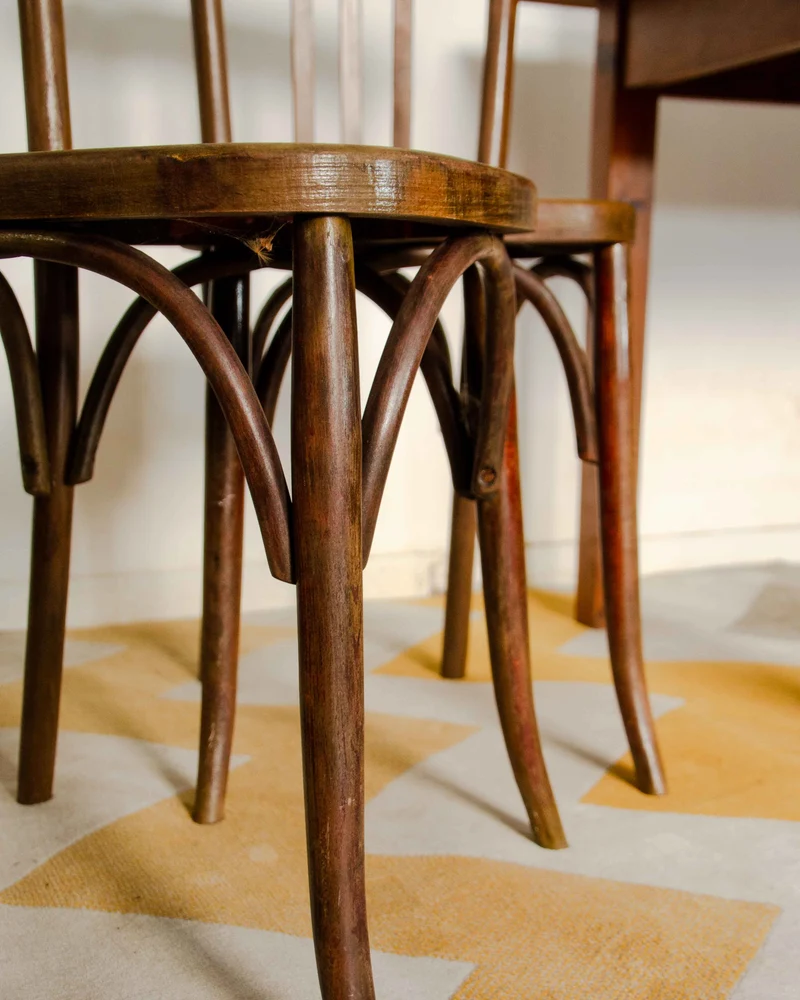 Claude, la paire de chaises bistrot en chêne N°1567
