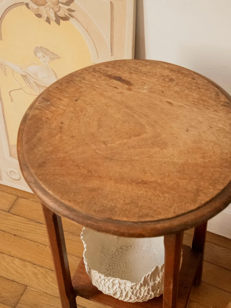 Alfred, le guéridon en bois foncé N°1435