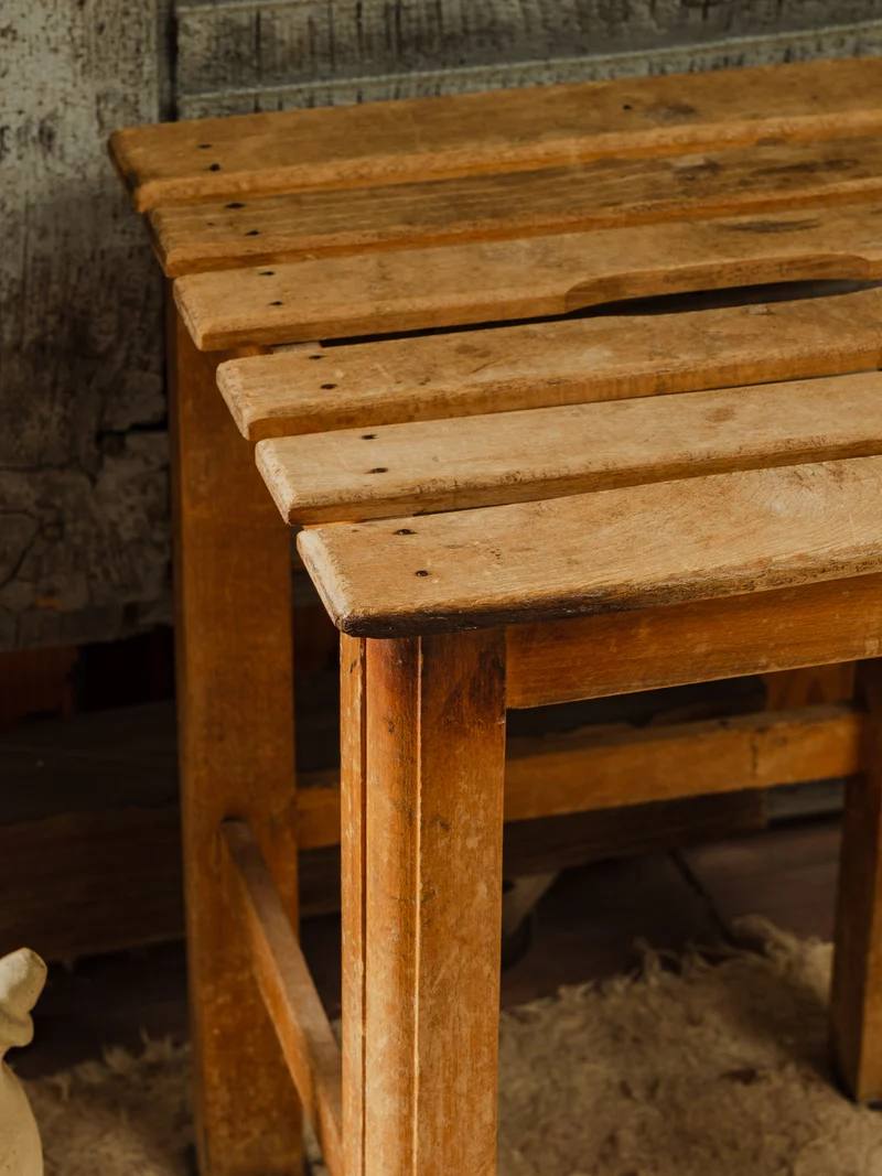 Regis, le tabouret en bois N°1528