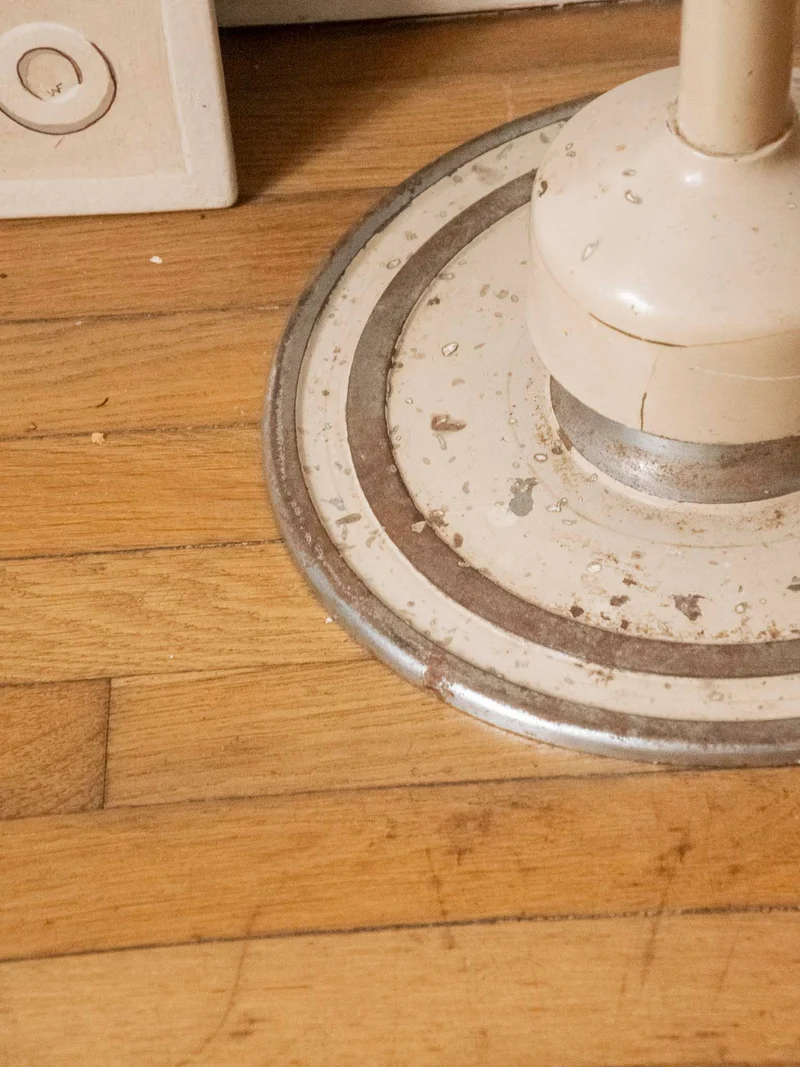 Axel, le tabouret de dentiste en métal N°743