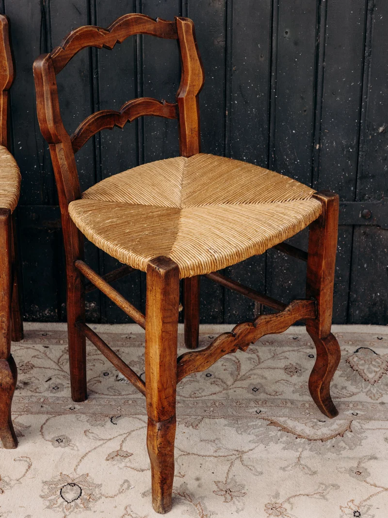 Claude, la chaise au cannage et bois massif N°1557