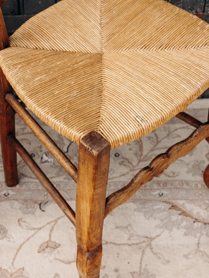 Claude, la chaise au cannage et bois massif N°1557