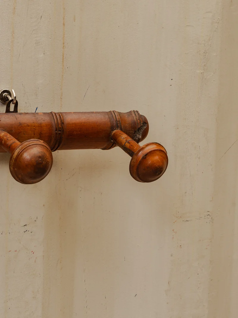 Max, le porte-manteau mural en bois N°448