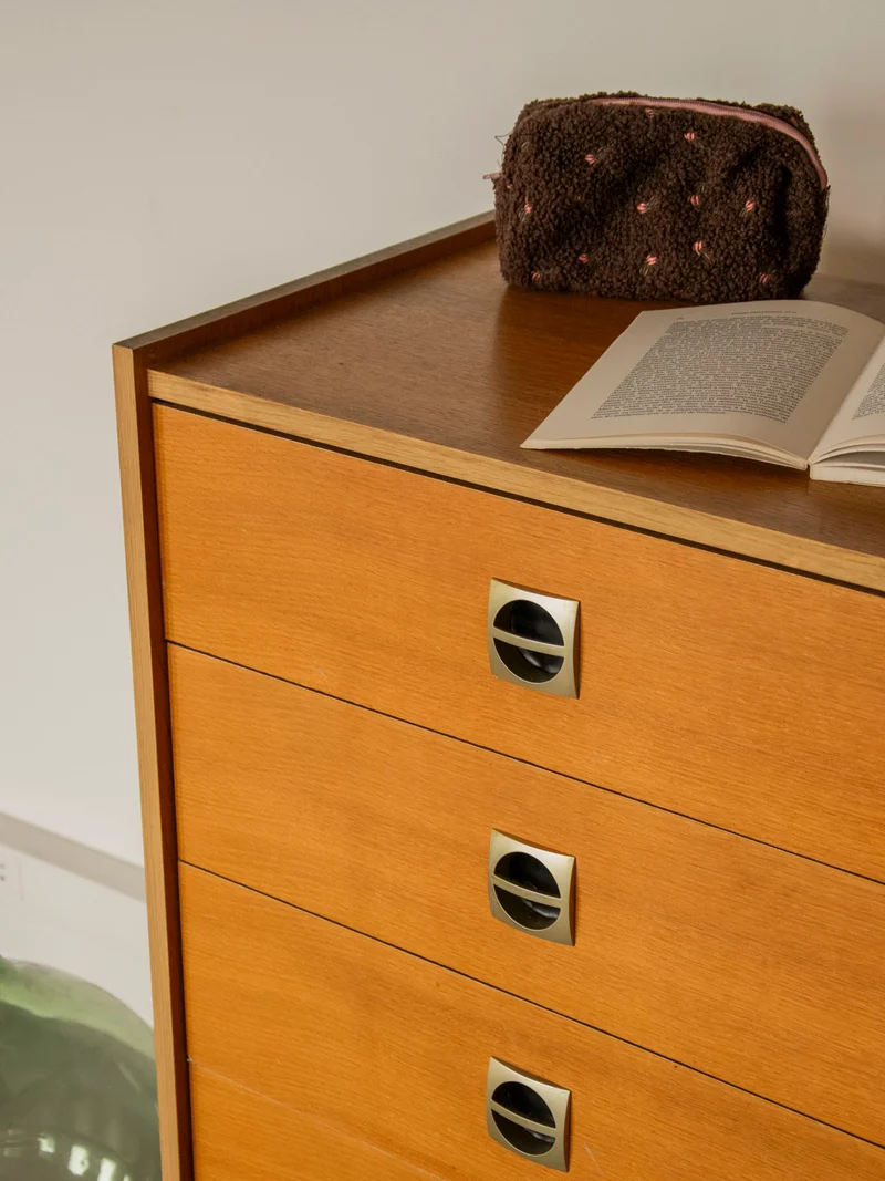 Olga, la commode scandinave aux poignées brutalistes N°1076