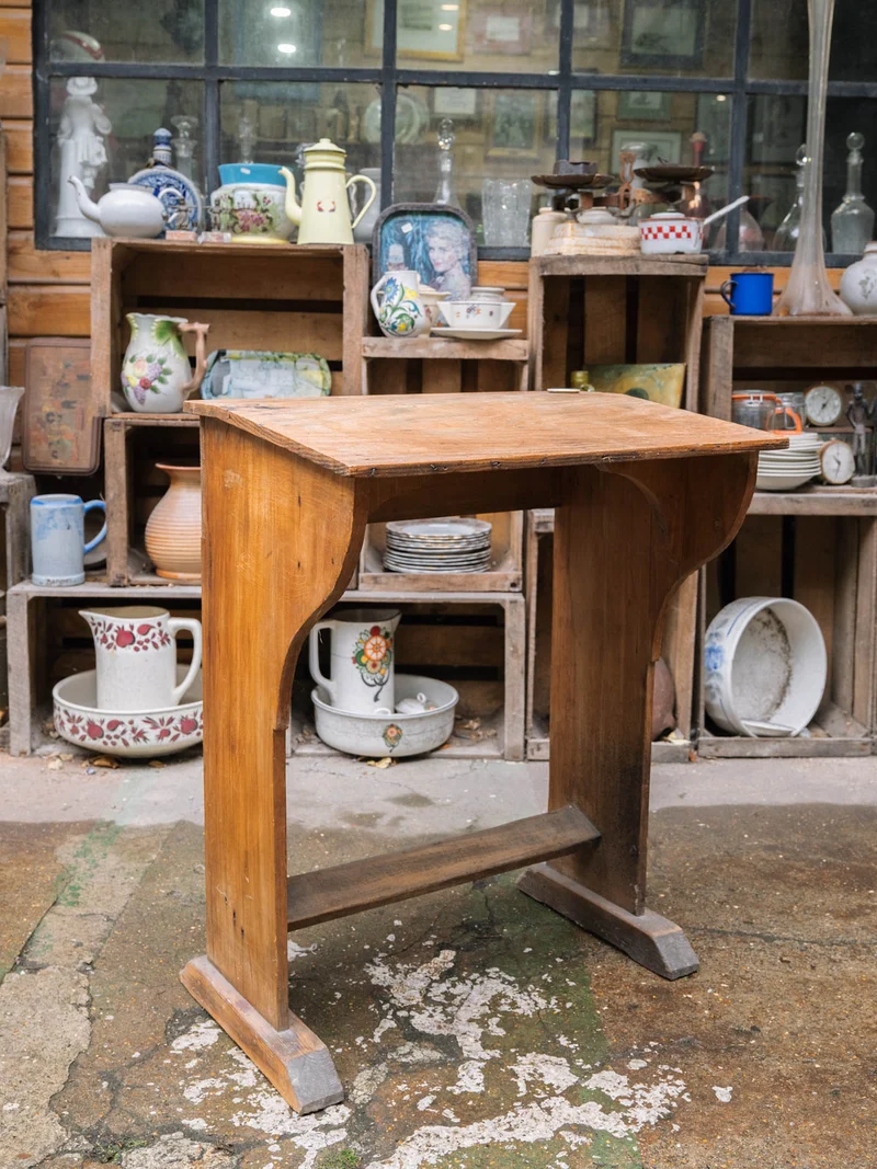 Francine, la table d'appoint style pupitre N°1519