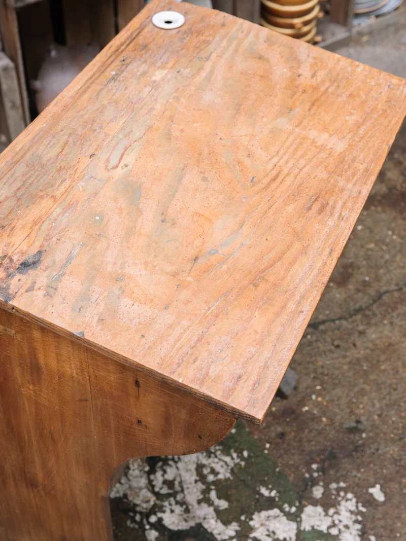 Francine, la table d'appoint style pupitre N°1519