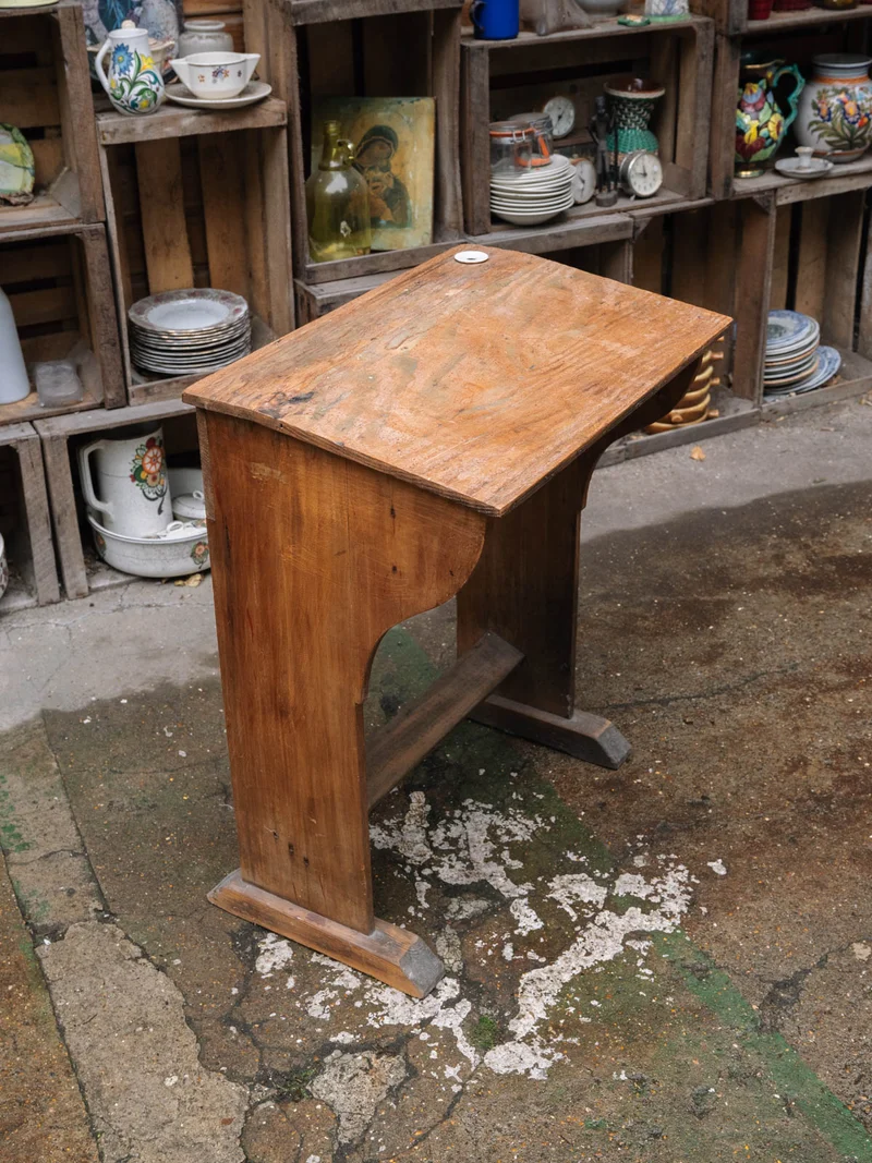 Francine, la table d'appoint style pupitre N°1519
