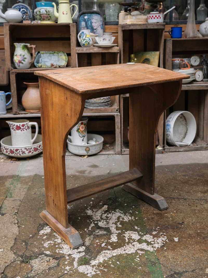 Francine, la table d'appoint style pupitre N°1519