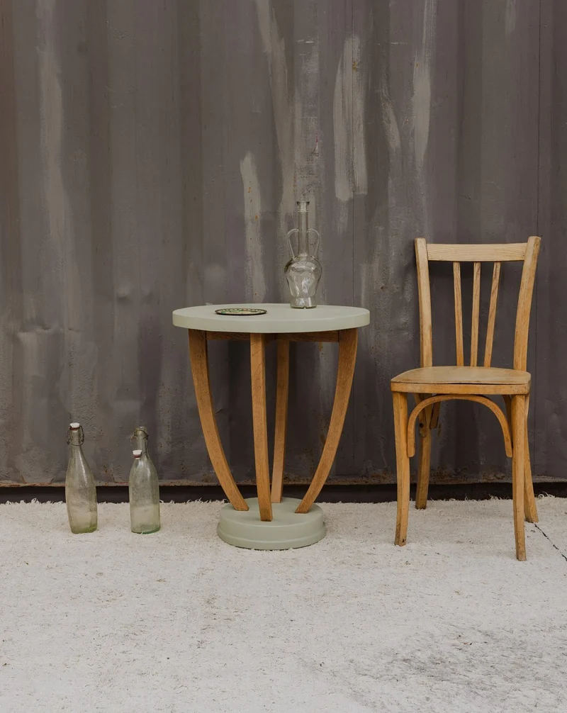 Francine, la table d'appoint en bois vert d'eau N°1494