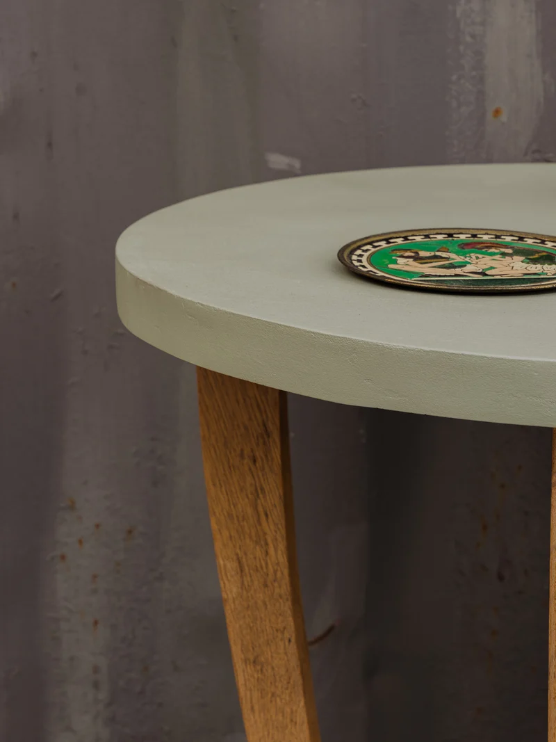 Francine, la table d'appoint en bois vert d'eau N°1494