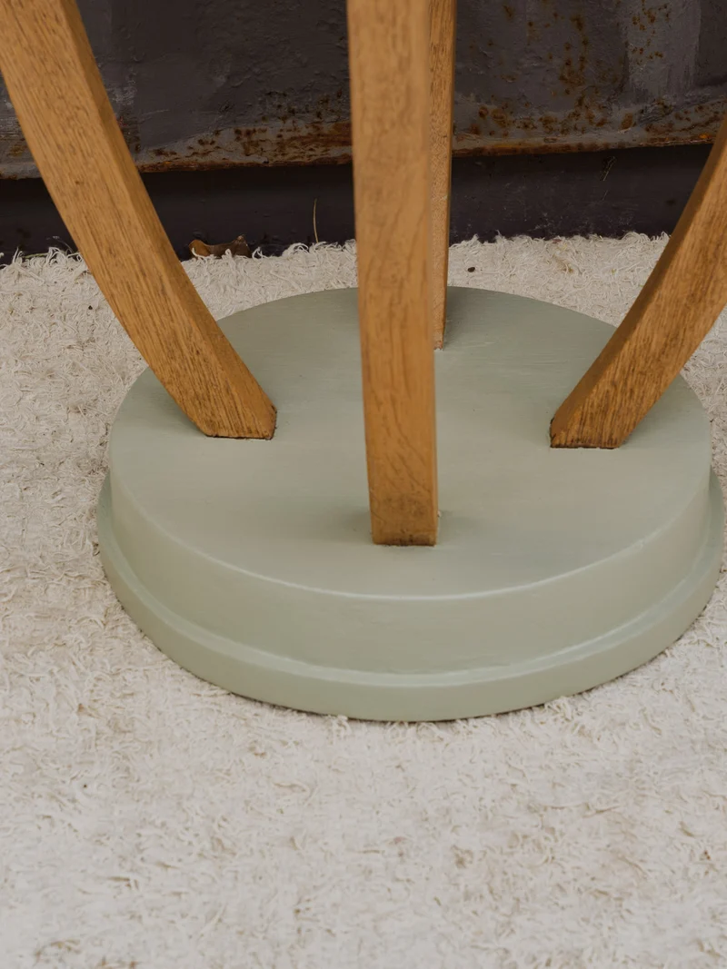 Francine, la table d'appoint en bois vert d'eau N°1494