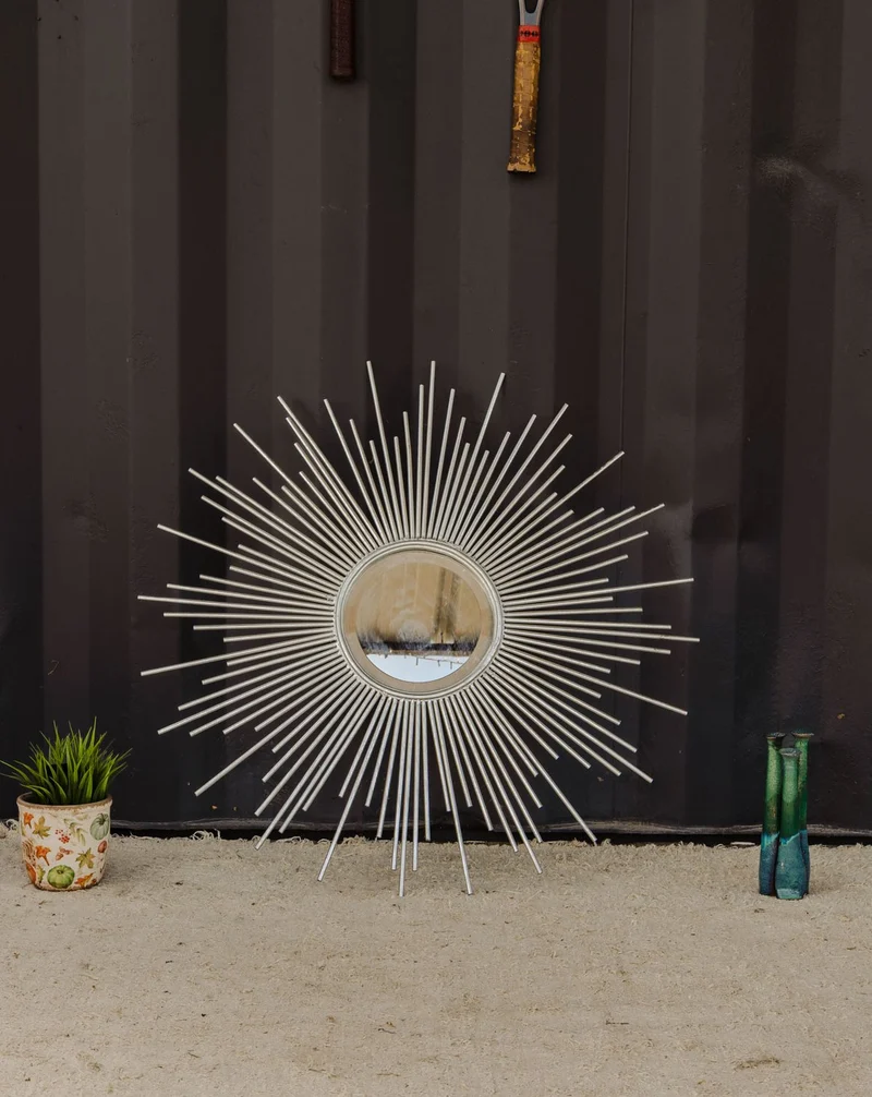 Igor, le miroir soleil en métal argenté N°1134
