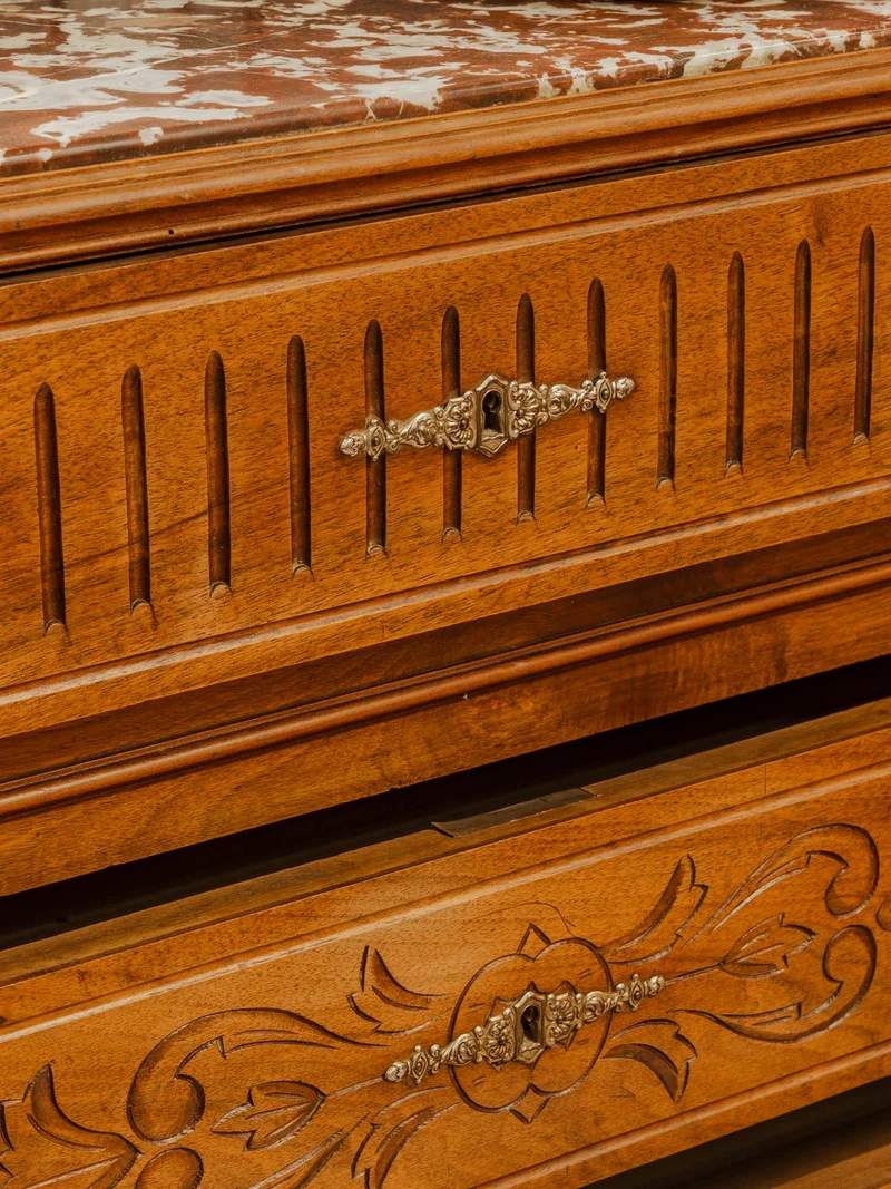 Garance, la commode en bois et marbre bordeaux N°731