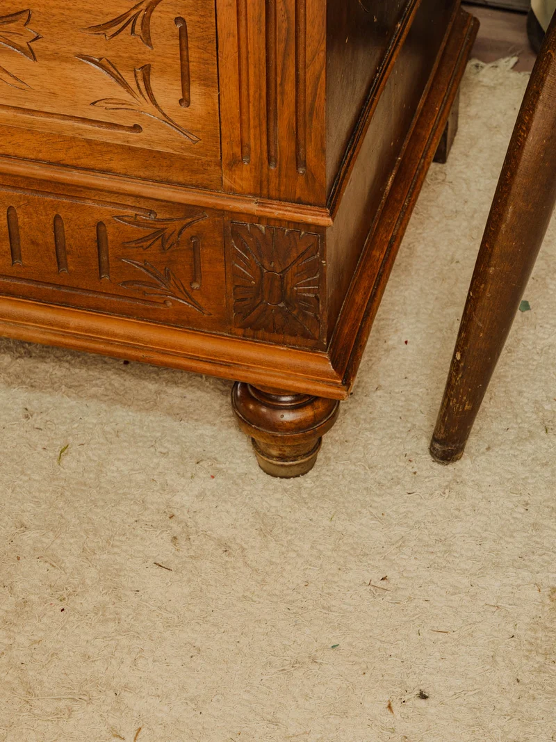 Garance, la commode en bois et marbre bordeaux N°731