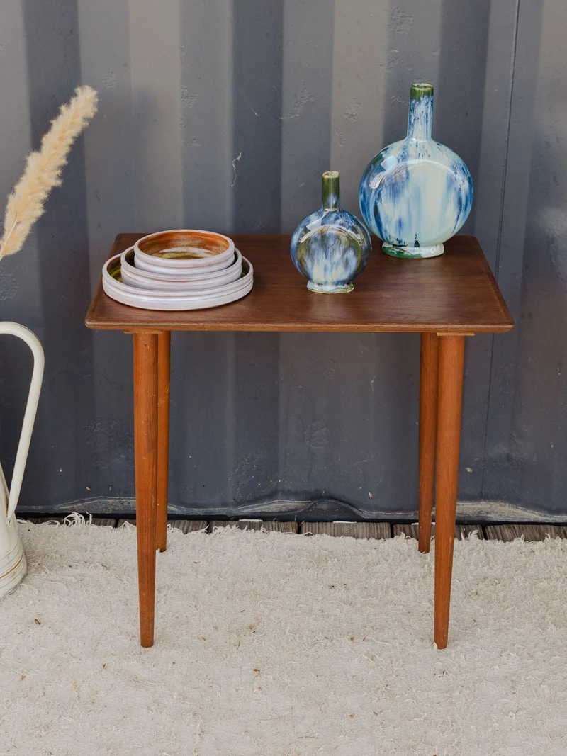 Hanna, la table d'appoint en teck N°1524