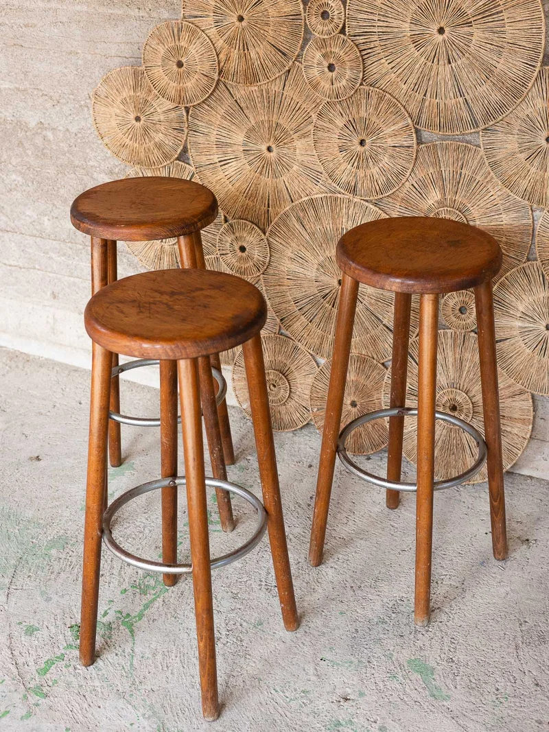 Gaston, le lot de 3 tabourets de bar en bois N°211
