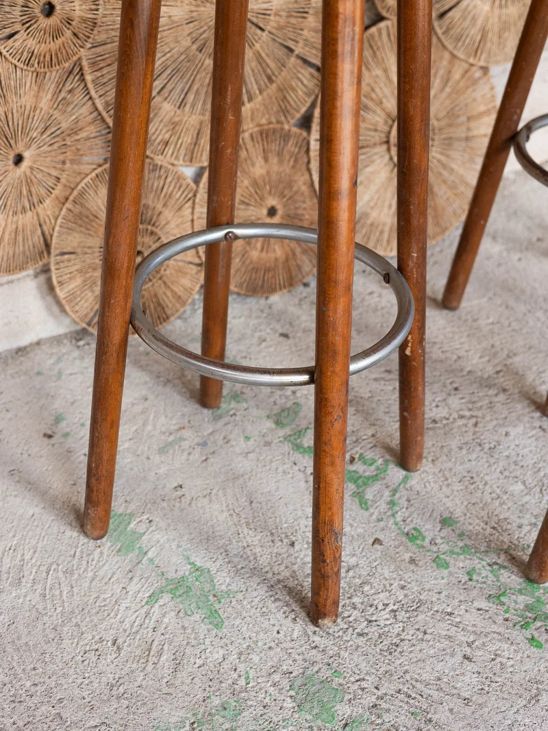 Gaston, le lot de 3 tabourets de bar en bois N°211