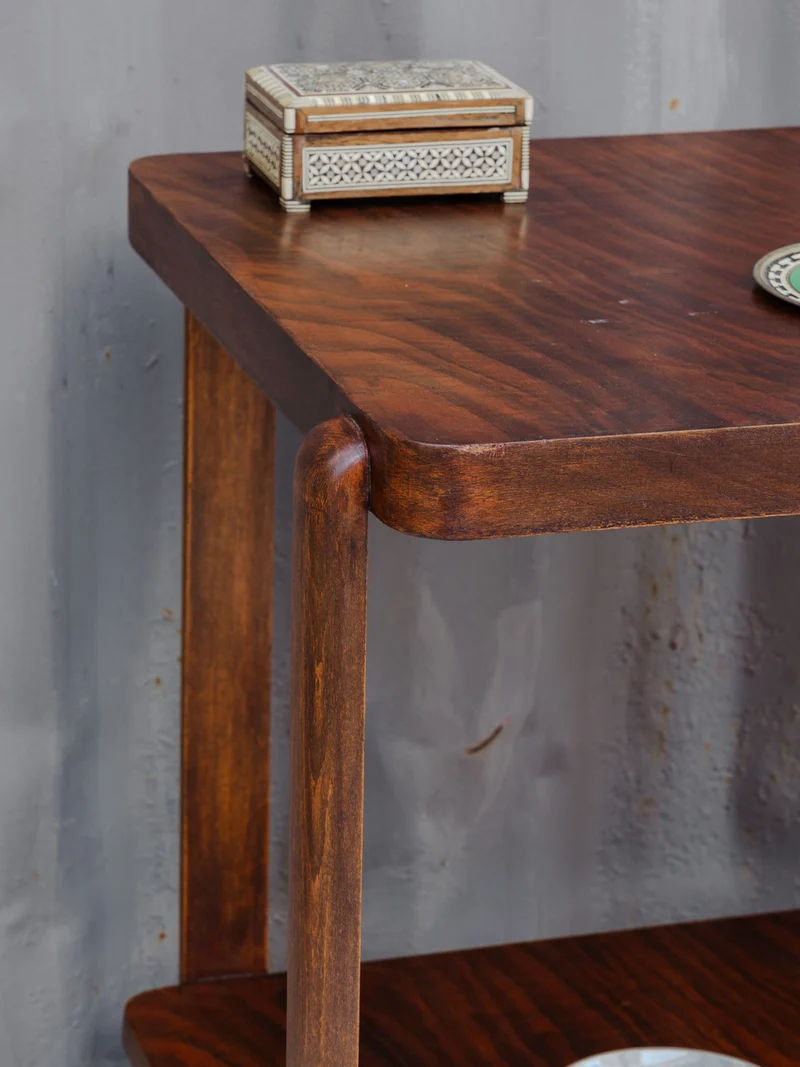 Francine, la table d'appoint en bois N°1493