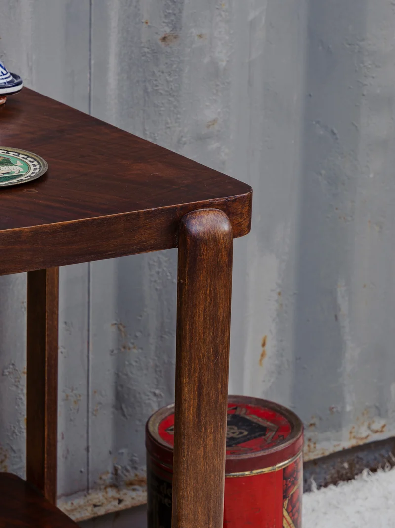 Francine, la table d'appoint en bois N°1493