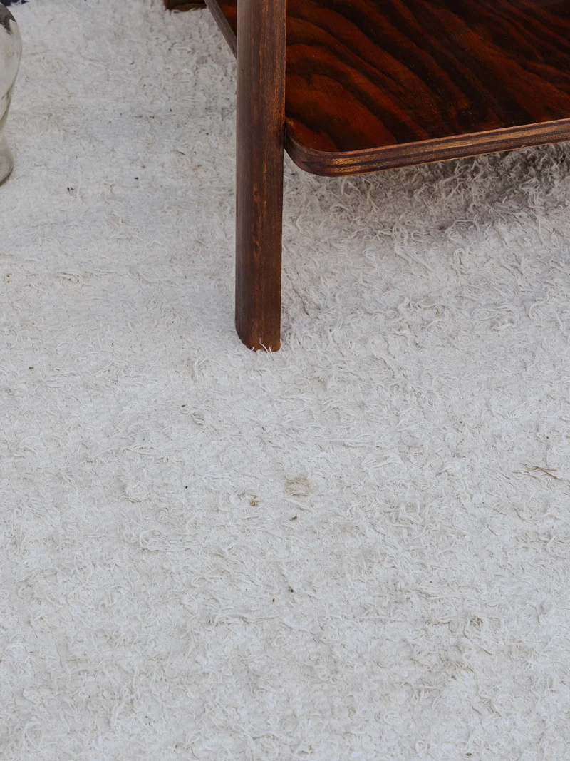 Francine, la table d'appoint en bois N°1493