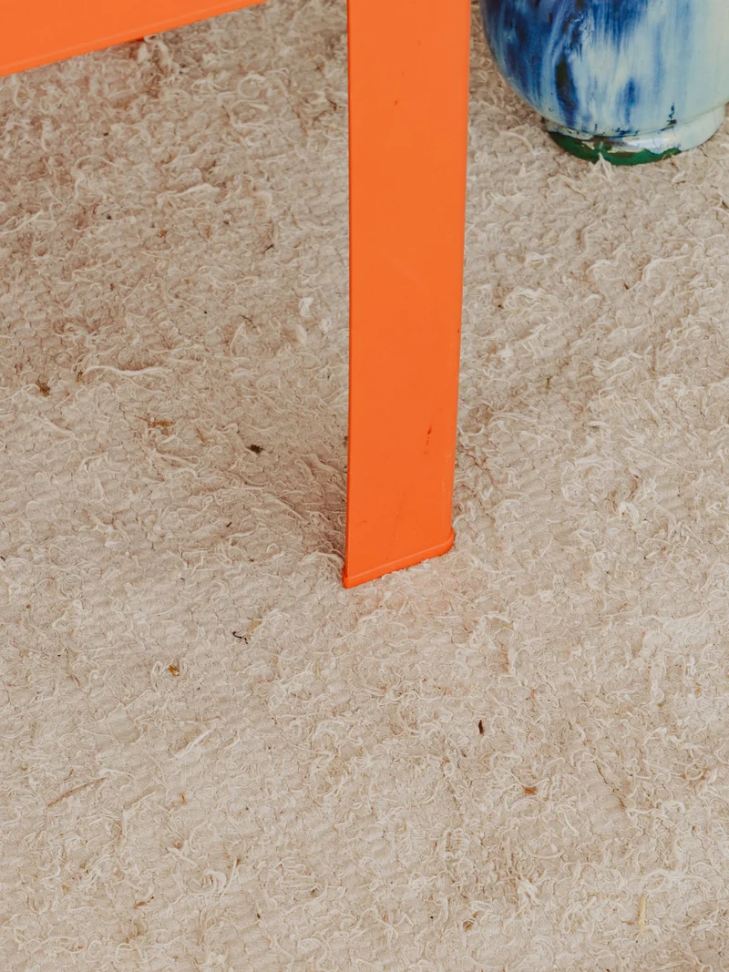 Hanna, la table d'appoint en plastique orange N°1526