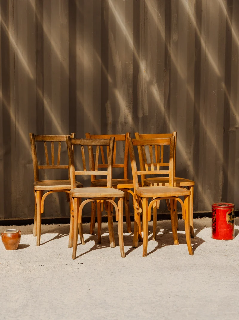 Claude, le lot de 5 chaises en bois N°1543