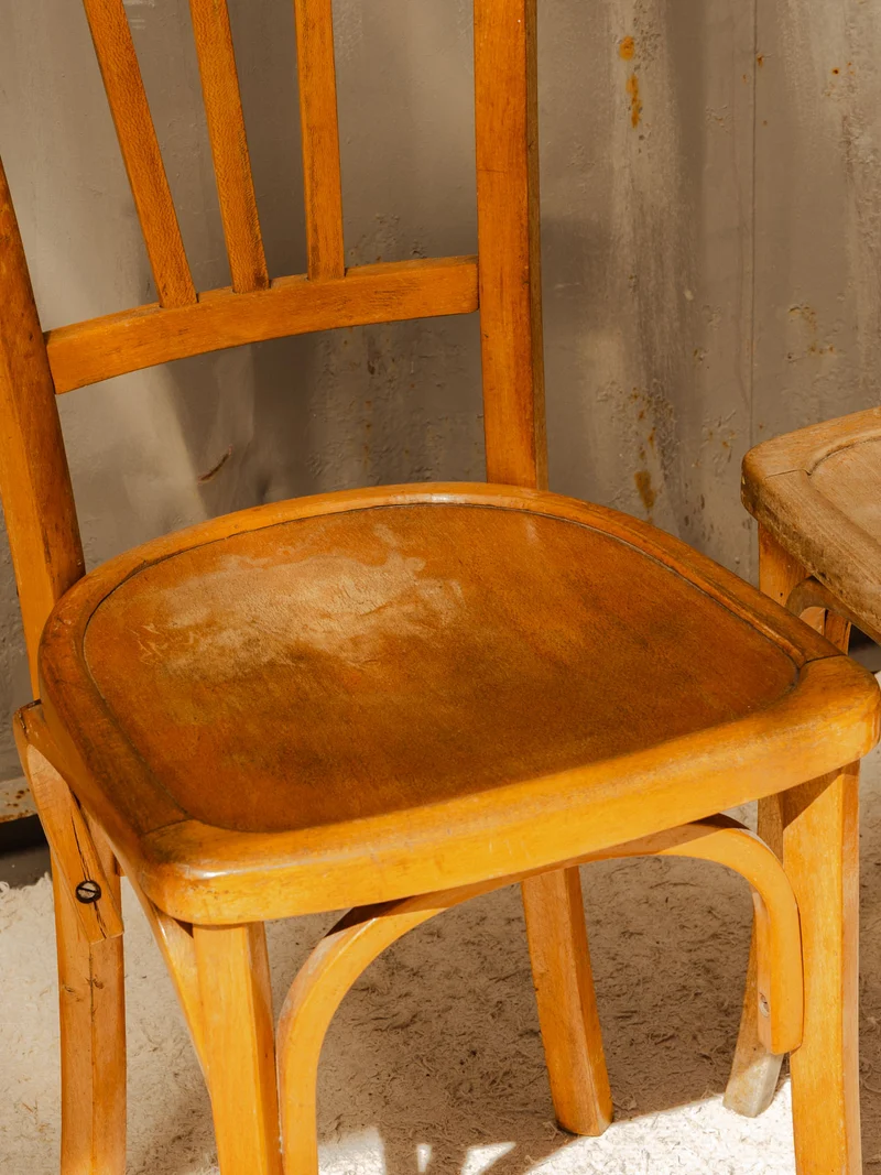 Claude, le lot de 5 chaises en bois N°1543