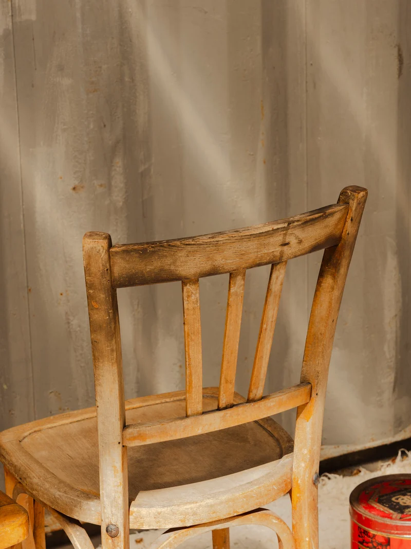 Claude, le lot de 5 chaises en bois N°1543