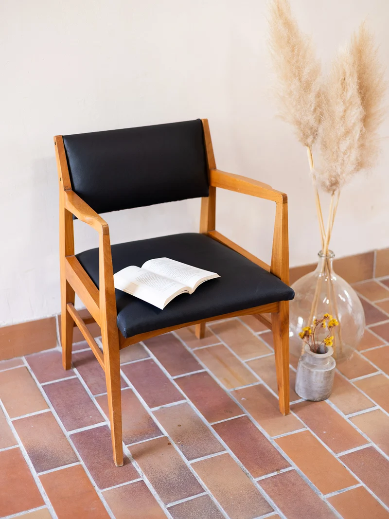 Jakob, l'élégant fauteuil bicolore N°1347