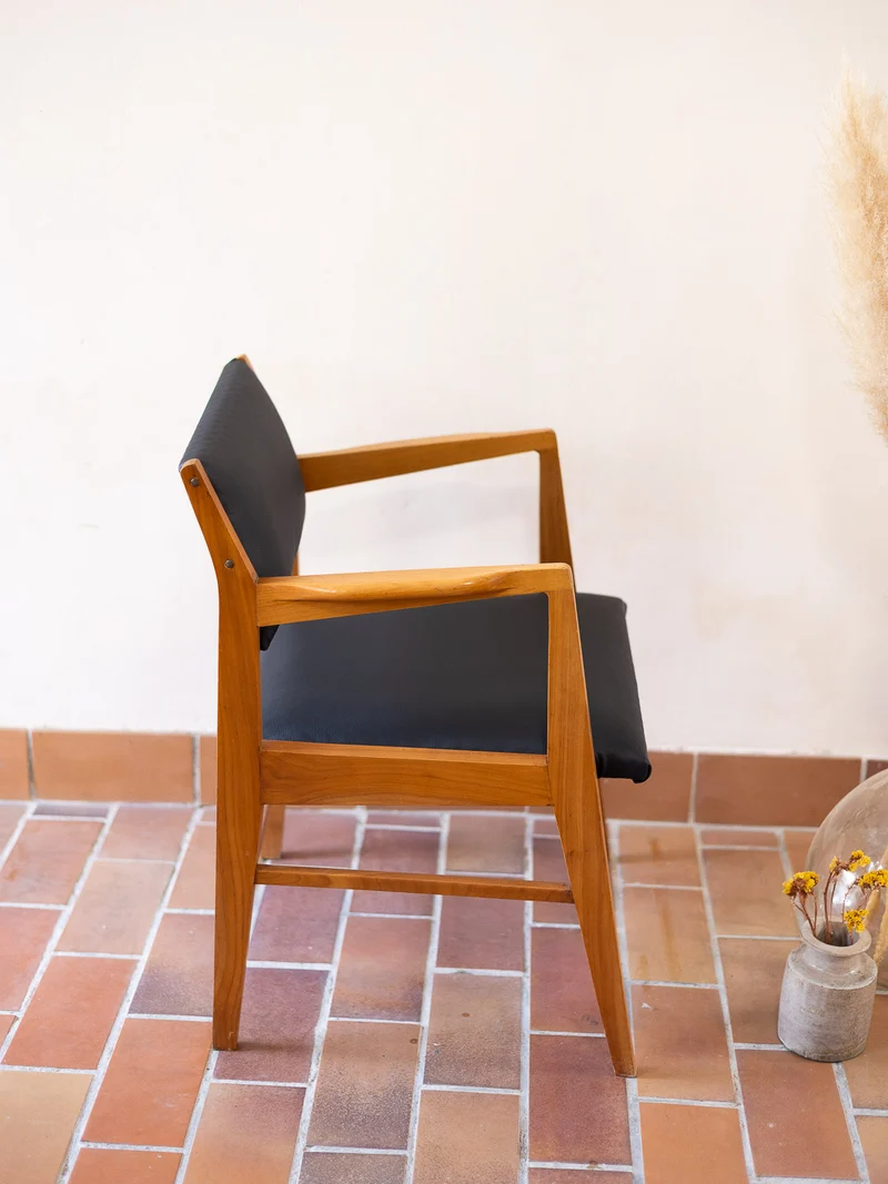 Jakob, l'élégant fauteuil bicolore N°1347