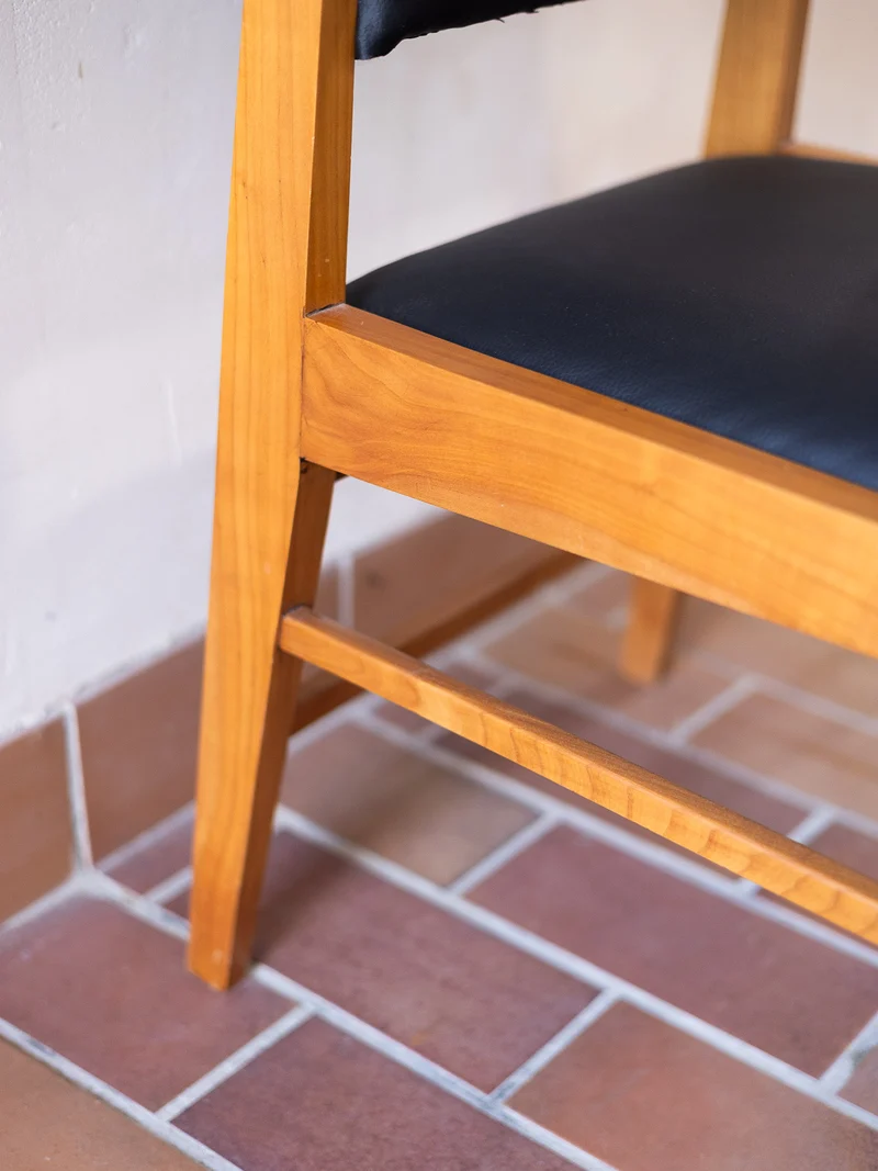 Jakob, l'élégant fauteuil bicolore N°1347