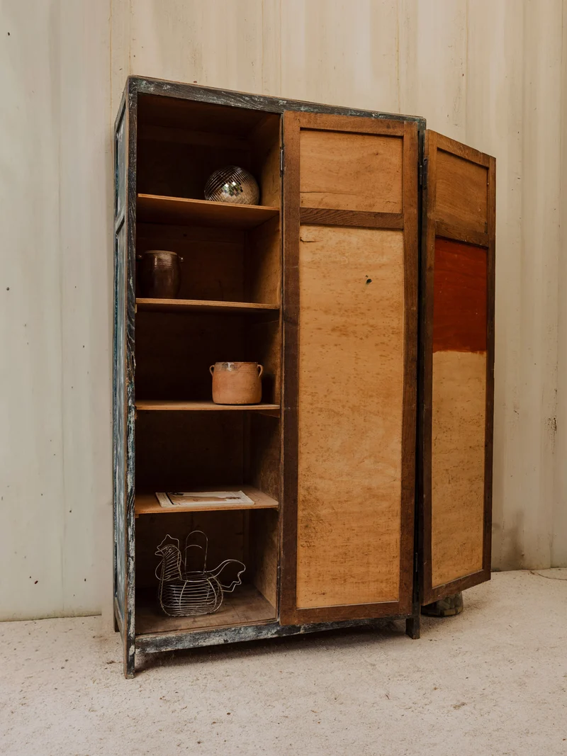 Blandine, l'armoire vestiaire en bois vert foncé N°487