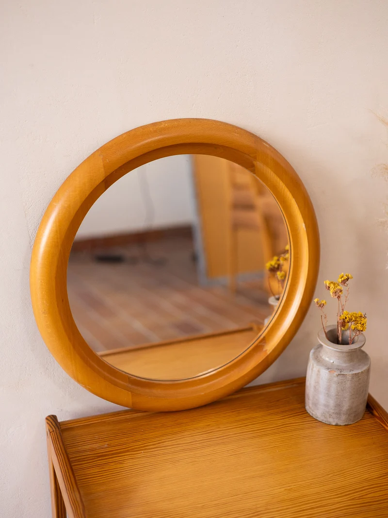 Igor, le miroir rond aux bords en bois N°1152