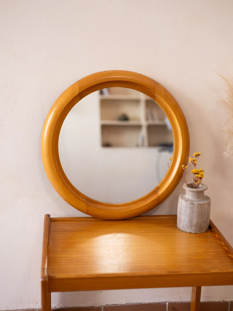 Igor, le miroir rond aux bords en bois N°1152